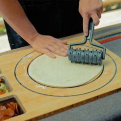 Válec na prepichovanie cesta na pizzu Solo Stove