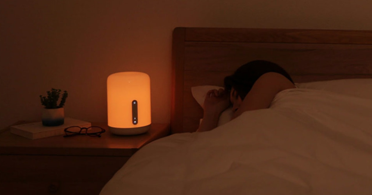 Predstavenie Xiaomi Mi Bedside Lamp 2