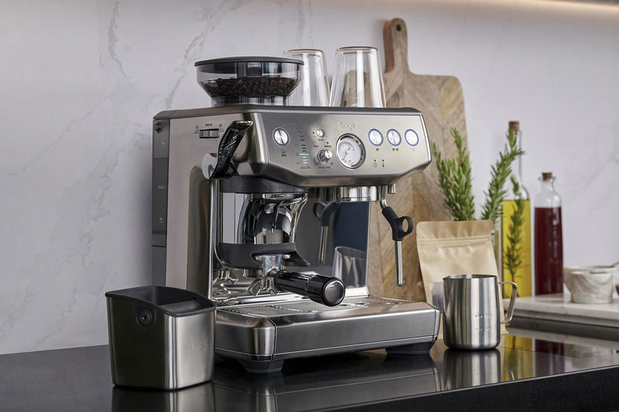 Predstavenie kávovaru Sage Espresso SES876BSS