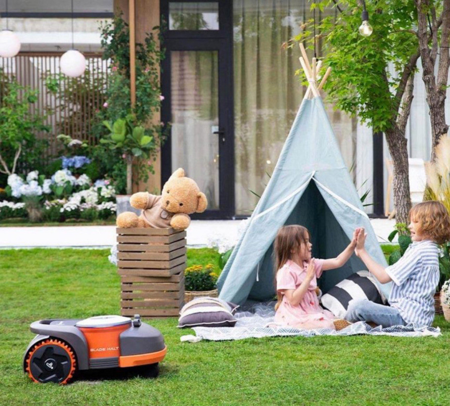 Snímač zastavenia čepele na zvýšenie bezpečnosti