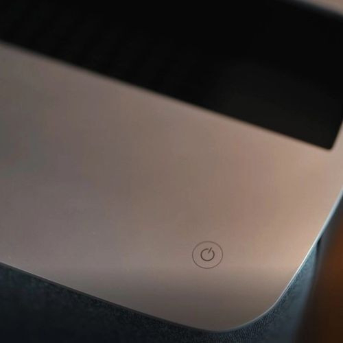 Minimalistický dotykový panel