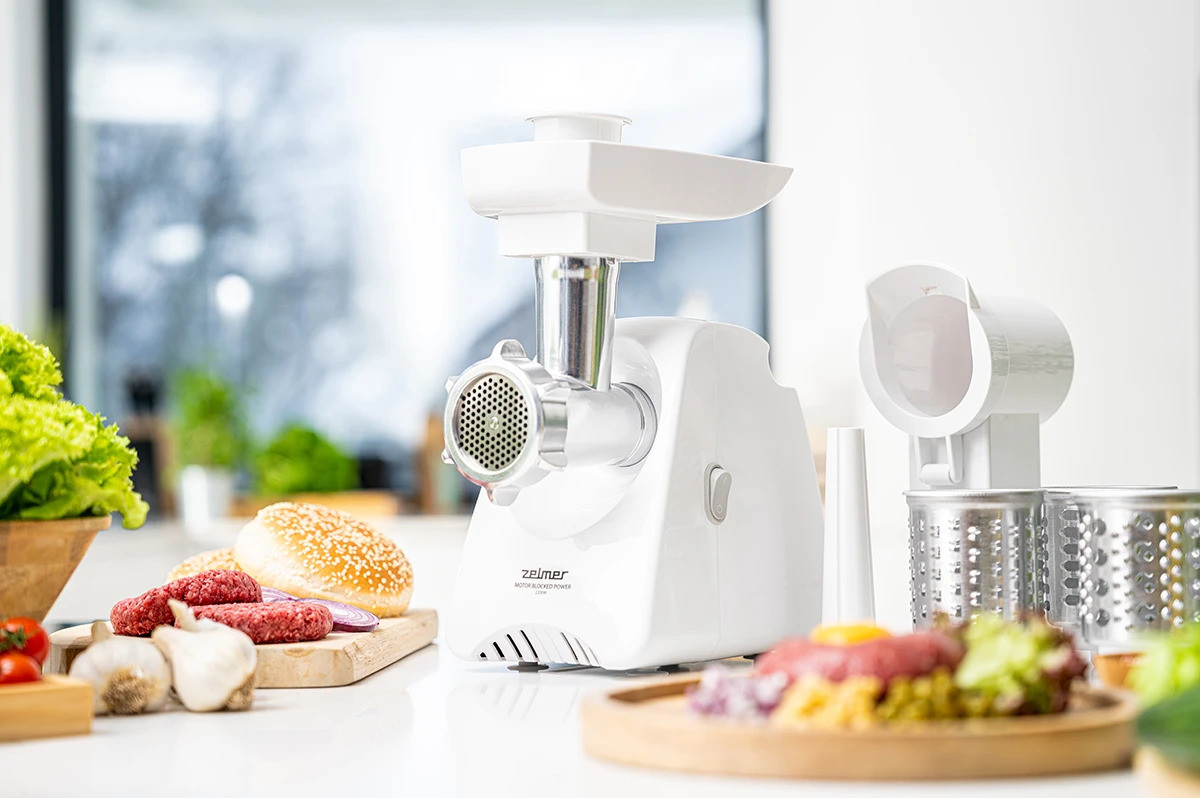 Príkon 2200 W a výkon až 3 kg/min.