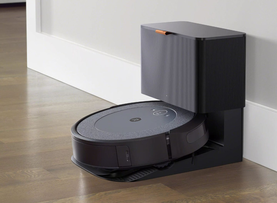 Automatické vyprázdňovanie zbernej nádoby na stanici Clean Base